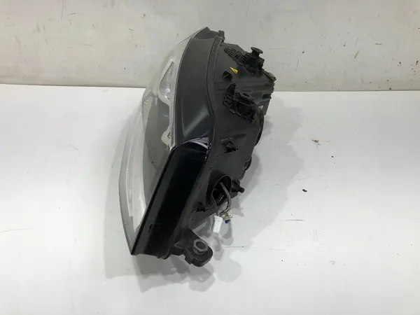 Oikea Ajovalo VW Caddy 2K5 Xenon image 7