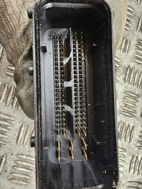 Controlador AdBlue Renault Trafic III OEM 0281032615 image 4