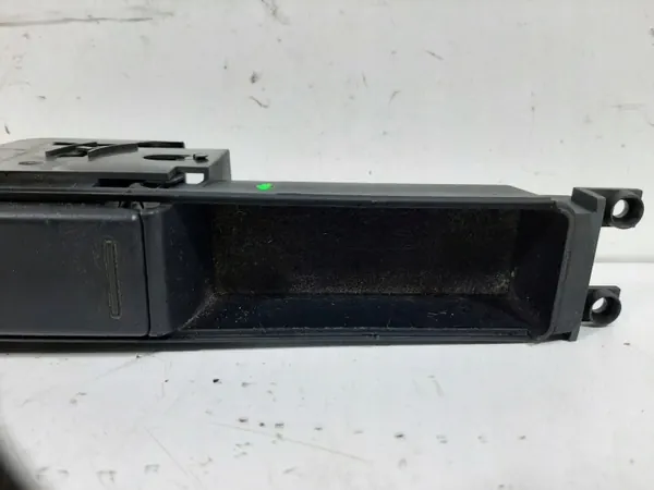 Isqueiro Audi OE OEM 8D0863284C - Usado image 10
