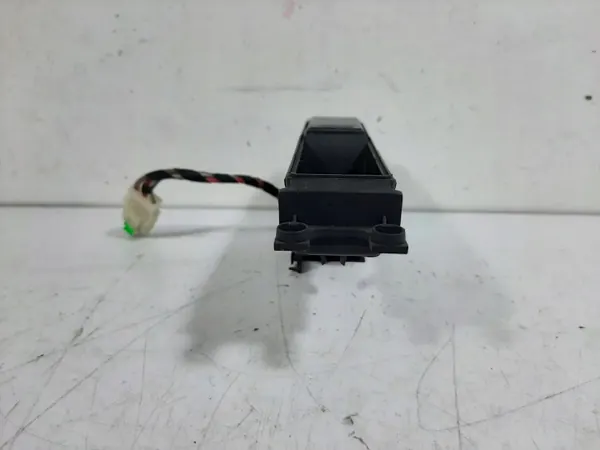 Isqueiro Audi OE OEM 8D0863284C - Usado image 4