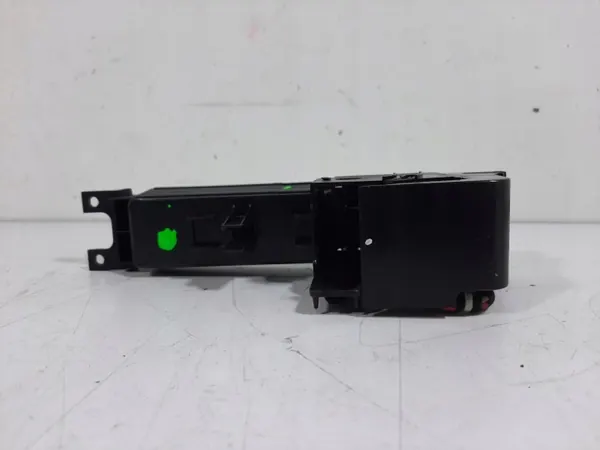 Isqueiro Audi OE OEM 8D0863284C - Usado image 5