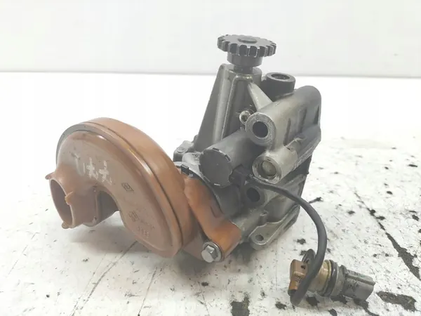 Olje pump Renault Clio III 2013 OEM 150002257R image 2