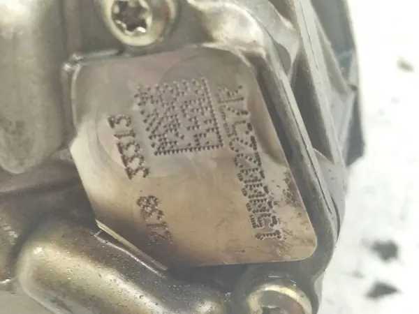 Olje pump Renault Clio III 2013 OEM 150002257R image 4