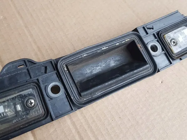 Mikroschalter für Heckklappengriff / VW Touran I - Passat B6 Kombi image 6