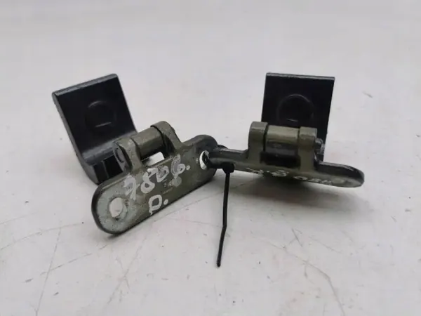 Audi Q2 2022 Paumelle Hayon OEM 8V38272998 image 2