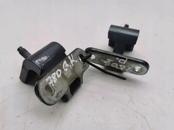 Audi Q2 2022 Paumelle Hayon OEM 8V38272998 image 6