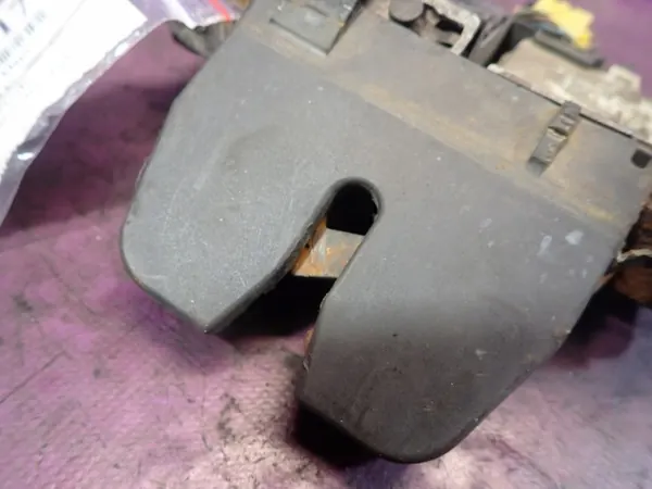 Fecho porta-malas Opel OE OEM Zawada-384717- Usado image 3