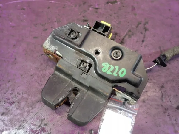 Fecho porta-malas Opel OE OEM Zawada-384717- Usado image 4