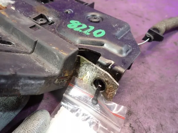 Fecho porta-malas Opel OE OEM Zawada-384717- Usado image 6