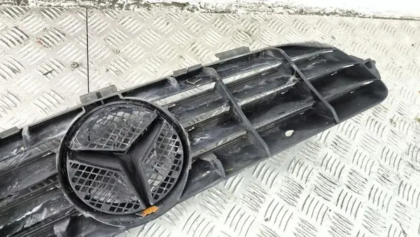 Grille MERCEDES-BENZ CLK (C209) 2005 image 4