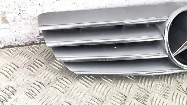 Grille MERCEDES-BENZ CLK (C209) 2005 image 8