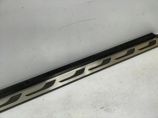 Rechter treeplank OEM PW388-16002 voor Toyota RAV4 image 3