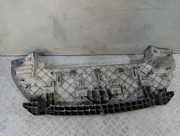 OEM 9686646580 Cache Bas de Pare-chocs Avant Peugeot 5008 image 2