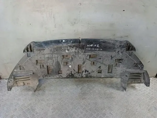 OEM 9686646580 Cache Bas de Pare-chocs Avant Peugeot 5008 image 3