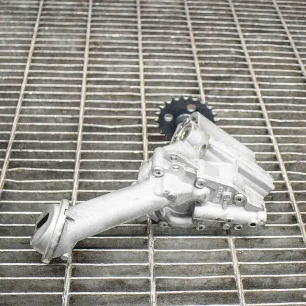 Olje pump Dacia Sandero 2013 image 2