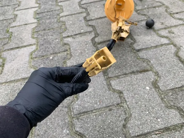 VW PASSAT B6 Flutuador da Bomba de Combustível 3C0919673E image 3