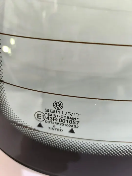 OEM 8558BGNHBZ Luneta Trasera Calefactable VW Golf IV image 3