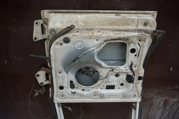 Nissan Patrol Y60 linker achterklep OEM PATROL Y60 KLAPA LEWA BIAŁA image 9