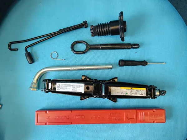 VW TIGUAN II 2 LIFT 1.5 TSI 2021 Set Bagages OEM 5NA012115H image 3