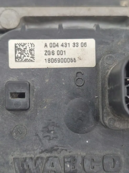 Mercedes-Benz OE A0044313306 Jarruventtiili - Käytetty image 3