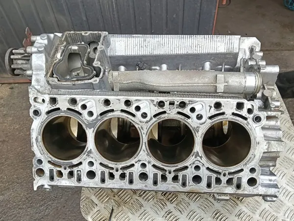 Bloque motor Porsche OEM 948101113 para Panamera image 2