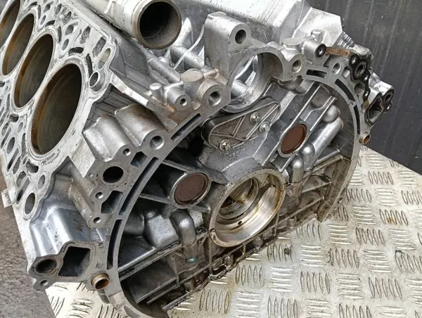 Bloque motor Porsche OEM 948101113 para Panamera image 3