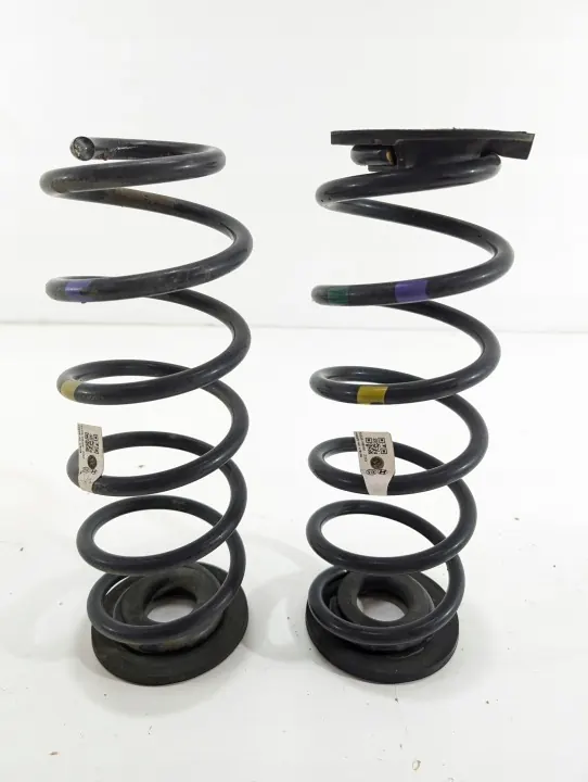 KIA STONIC Hinterachsfeder OEM 55335-H8250 image 2