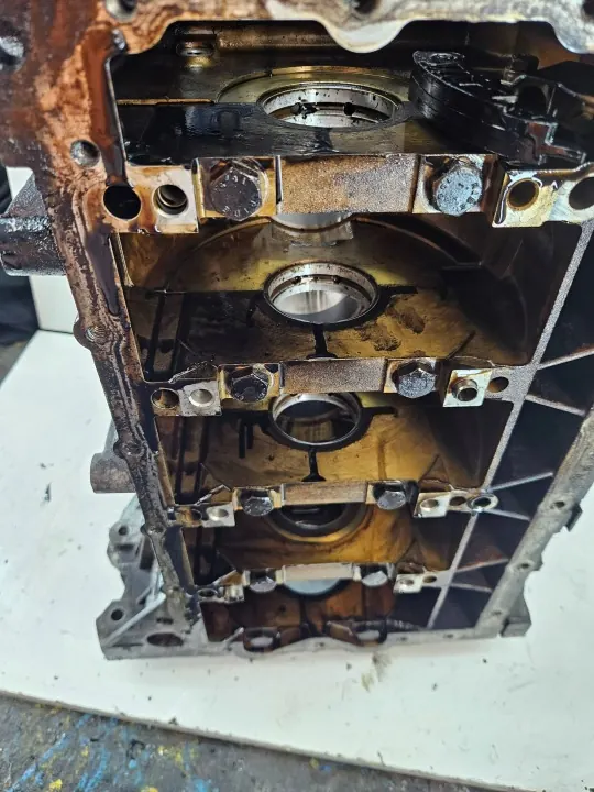 Bloco Motor BMW OEM N46B20BY - Estado Usado image 9