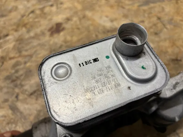 Audi Q5 80A Öljynsuodinkotelo OEM 06L903143K image 4