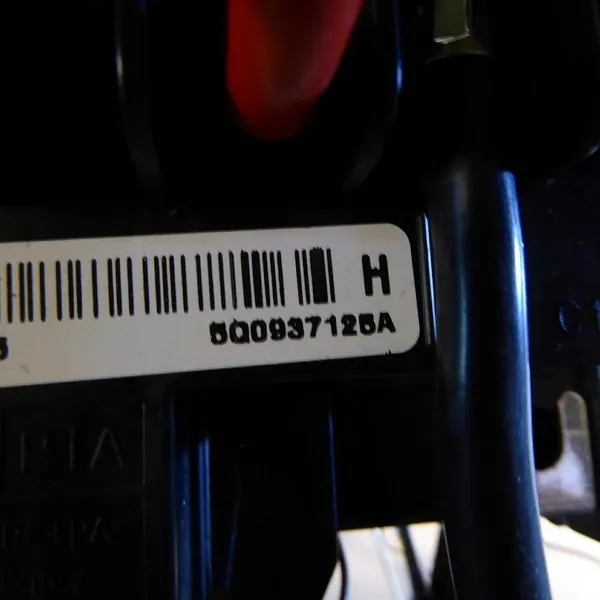 VW zekeringkast OEM 5Q0937125A - Gebruikte staat image 5