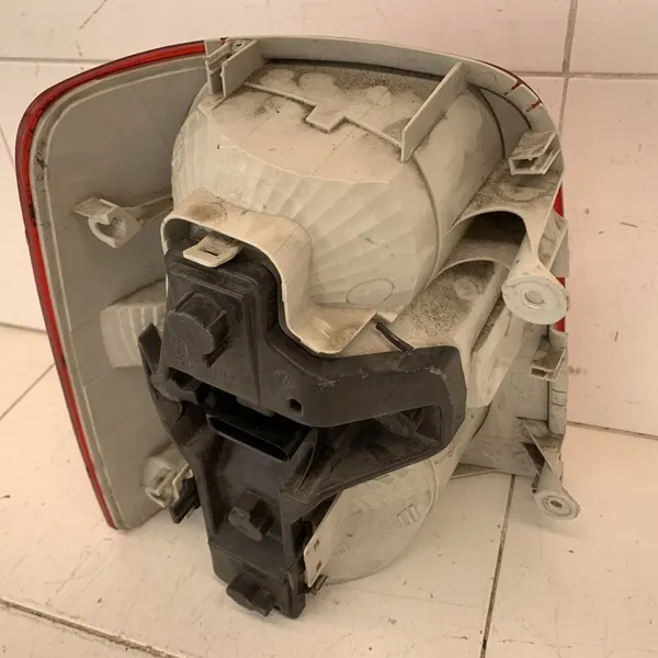 Höger bakhörnljus VW TOURAN 1T LIFT 08r image 5