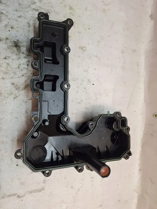 Citroen OE 9675477380 Oljefyllnadslock - Begagnad image 4