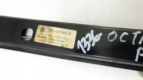 Regulador de janela dianteira direita SKODA OCTAVIA III 5E0837462B image 6