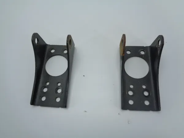 Mercedes Axor taka-iskunvaimennin kiinnike OEM 8092365736756486482723434234 image 3
