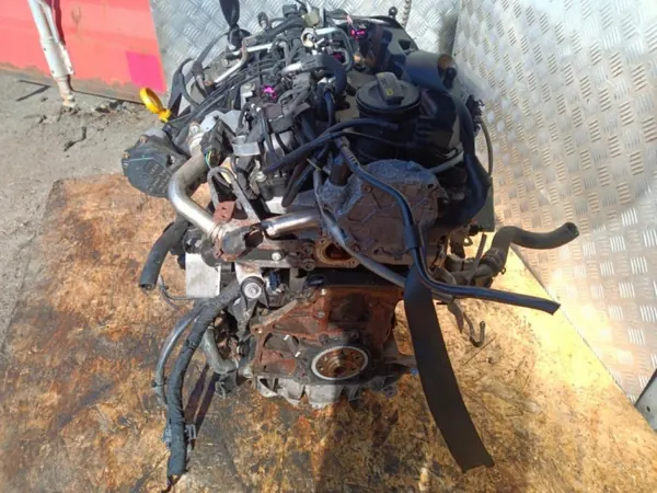 Gebruikte VW Caddy III Lift 2.0 TDI dieselmotor Wrakowisko-28163- image 4