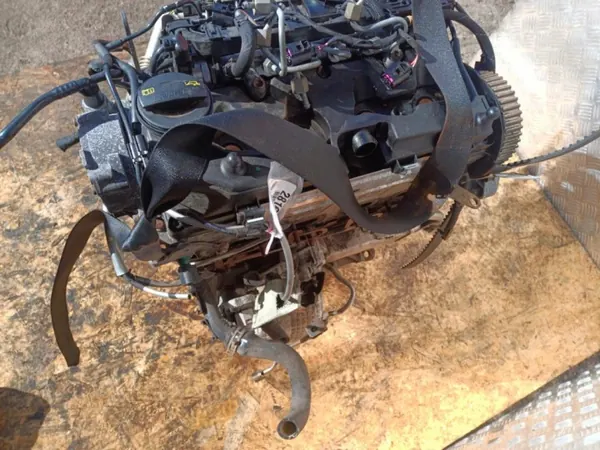 Gebruikte VW Caddy III Lift 2.0 TDI dieselmotor Wrakowisko-28163- image 7