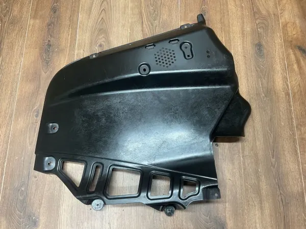 BMW i4 Alusuoja Oikea Taka OEM 51759850638 image 2