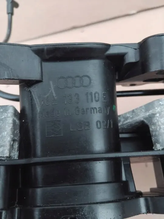Colector de admisión derecho OEM 06E133110E Audi A6 C6 3.2 FSI image 5