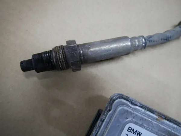 Capteur NOx BMW N43 OEM 7587130 - Occasion image 4