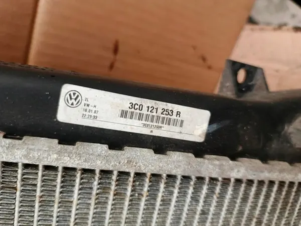 Radiador de agua VW SEAT SKODA AUDI 3C0121253R image 2