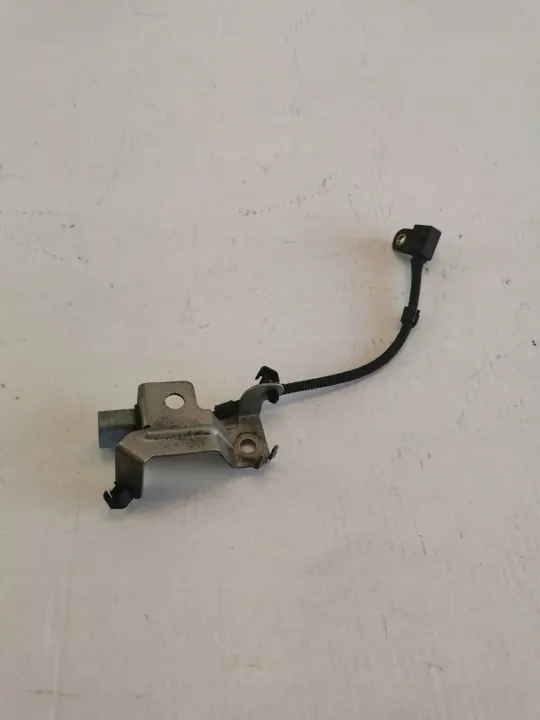 OEM 03G971804A Crankshaft Sensor + Bracket Audi A4 B7 image 2