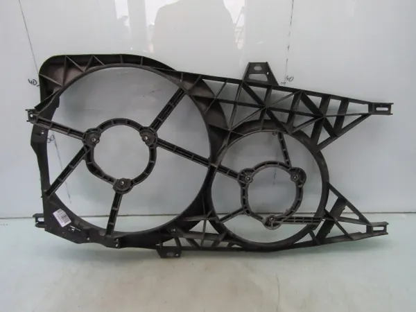 OEM 8200662042 Tuulettimen Kotelo Renault Trafic II:lle image 2