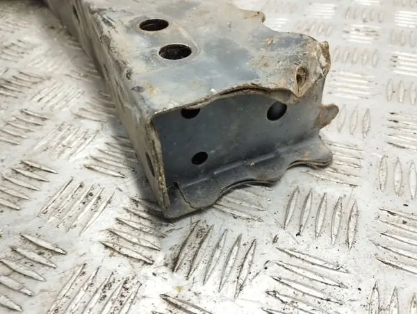 Subchassi dianteiro Toyota Auris OEM AMD84083 - Usado image 4
