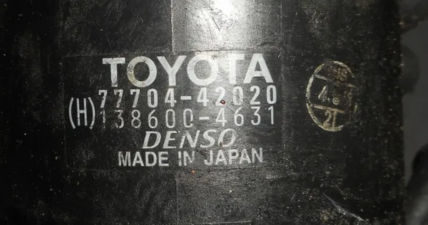 Toyota RAV4 I 98-00 Kohlefilter OEM 77704-42020 image 4