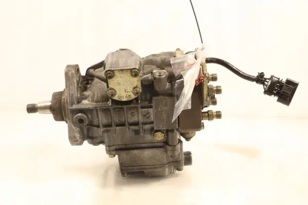 Bomba inyectora Audi A4 B5 1.9 TDI OEM 028130115A image 2