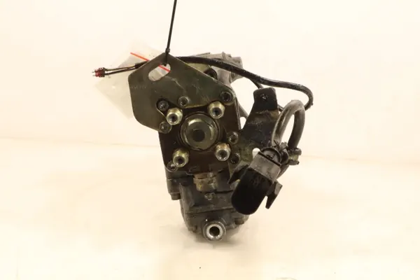 Bomba inyectora Audi A4 B5 1.9 TDI OEM 028130115A image 5