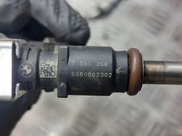 OEM 7563512 7555358 Rail Inyector BMW E90 Usado image 5