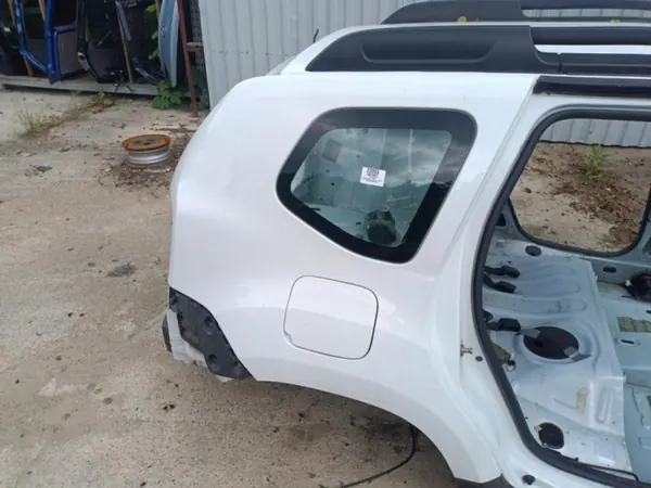 Dacia Duster I höger bakskärm OEM 01 image 3