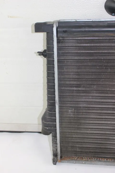 Vattenkylare för BMW 3 E30 E36 Z3 E36 OEM 602 085 image 4