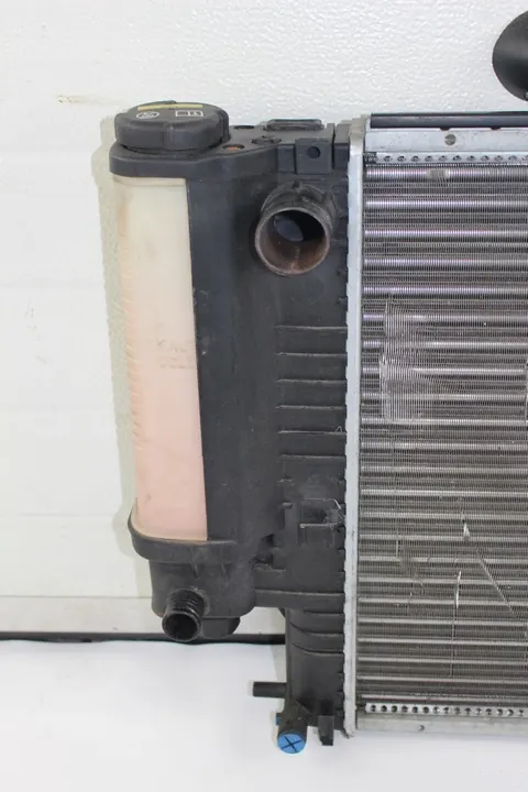 Vattenkylare för BMW 3 E30 E36 Z3 E36 OEM 602 085 image 5